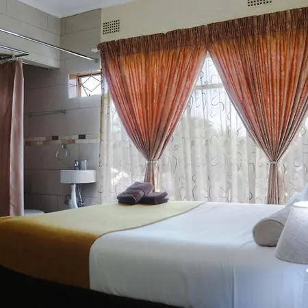 Moye Guest House Benoni Exterior photo